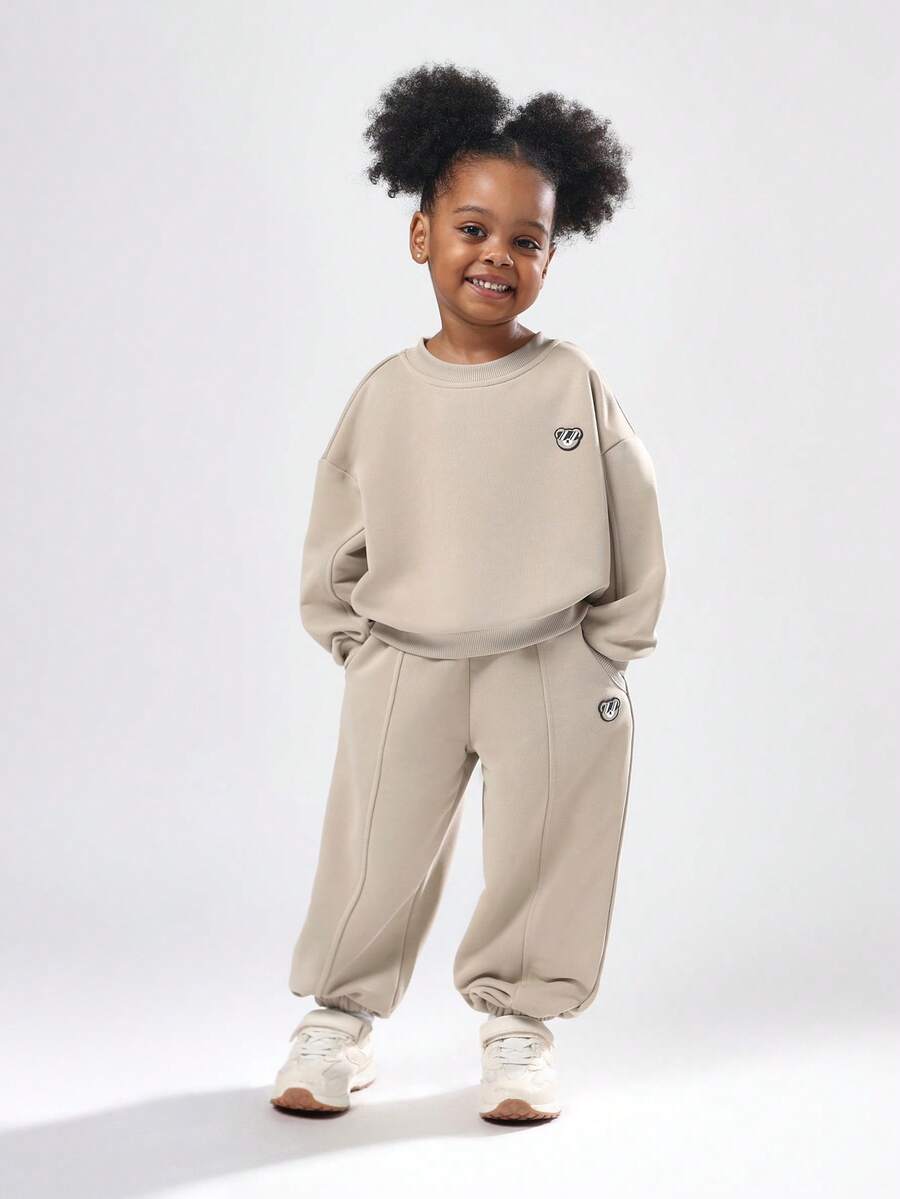 SUMWON Conjunto de sudadera y pantalón de chándal de dos piezas con diseño de oso para niños, ropa cómoda para el invierno y el tiempo de juego, coordinado a juego - Gris - Ver 1