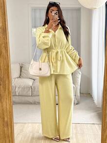 Vionelle Conjunto de camisa de cuello en V con abertura frontal y cordón en la cintura, talla grande pantalones de cintura elástica, en color amarillo mantequilla, para mujer talla grande, estilo romántico francés de Sicilia, para uso casual, de viaje o en la oficina, para primavera/otoño/invierno.