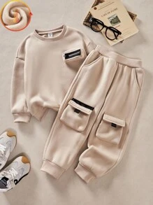 SHEIN Explorewe 男童两件套，针织保暖内衬卫衣和运动裤，拉链口袋装饰，复古时尚，适合日常休闲和运动穿着。 - 卡其色 - 查看 4