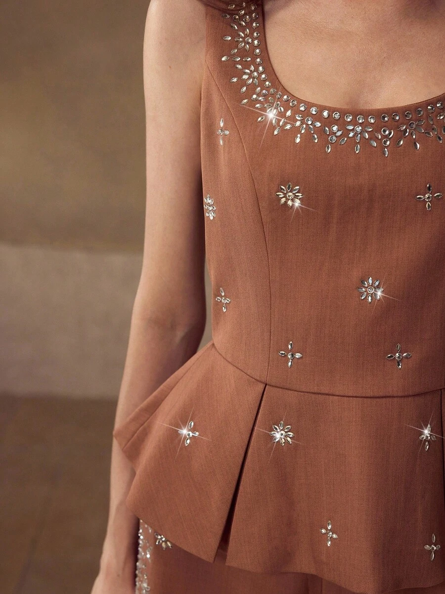 MOTF PREMIUM 水钻细节方领荷叶边背心 - 棕色 - 查看 2