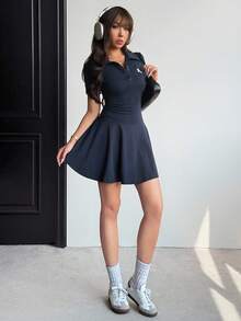 SHEIN Vestido curto curto casual para meninas adolescentes, gola confortável, bainha com babados, manga curta - Azul marinho - Ver 1