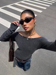 Muchica Women's Vintage Distressed Snowflake Off Shoulder Long Sleeve T-Shirt, Autumn/Winter,Y2k Outfits Women, Streetwear Outfits - Black - View 5