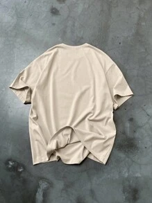 Manfinity EMRG 男士字母印花高领 T 恤 - 卡其色 - 查看 2