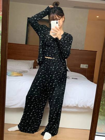 DAZY 3 件套花卉宽松舒适休闲装，适合少女，包括吊带背心、夹克和直筒裤，适合秋季