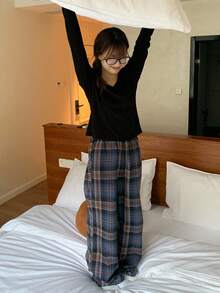 DAZY 少女秋季宽松舒适V领T恤和格子直筒裤休闲家居服，秋季 - 黑色 - 查看 2