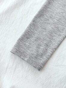 قميص تريكو بنات المراهقات بلون أحادي بطراز BM، رقبة دائرية، بلوزة بفيونكة وتصميم تباين اللون، مطرز على الخصر، تصميم مجمع، أكمام طويلة، ملابس صيفية أساسية وكاجوال