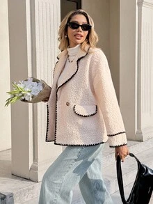 SHEIN Frenchy Áo khoác nữ kiểu Pháp thường ngày, phối màu tương phản, viền lông cừu, túi cài nút, ve áo có chi tiết viền tương phản, phù hợp cho mặc hàng ngày và đi làm, cổ áo xếp chéo, màu kem, áo khoác thường ngày cho mùa thu đông, nữ mùa thu, nữ đi chơi kiểu Pháp, B2, viền đen, cổ điển, đi học, mùa thu, mùa đông, nữ mùa đông, nữ quý phái, nữ công sở thường ngày, bốn mùa, ngày Quốc khánh, năm mới. - Màu be - Xem 6