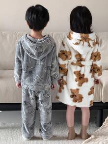 SHEIN 2 件套小男孩发光游戏控制器图案连帽衫上衣和柔软毛绒睡裤套装，舒适亲肤，秋冬 - 灰色 - 查看 2