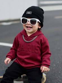 男婴休闲字母印花压花连帽衫，绿色，适合秋冬季