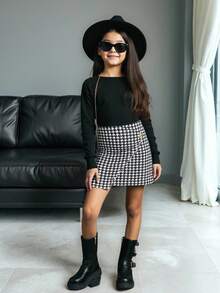 SHEIN Firerie Kids 青少年女孩时尚优雅千鸟格印花纽扣装饰迷你裙，格子纽扣开衩迷你裙 - 黑與白 - 查看 5