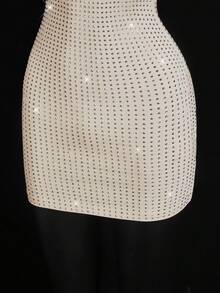 SHEIN ICON Váy ngắn hở vai đính đá lấp lánh gợi cảm - Màu be - Xem 5