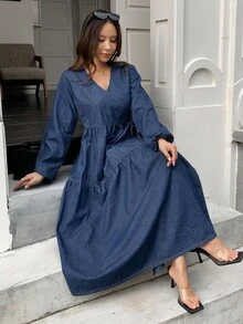 Livesso Vestido de mezclilla con cuello en V, volantes en el bajo y lazo - Azul - Ver 5