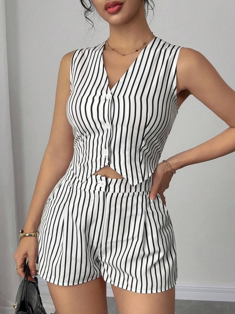 SHEIN PETITE 2件套小码女士夏季条纹休闲背心和短裤套装 - 黑與白 - 查看 4