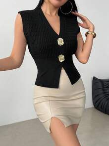 Modelyn 女士金属异性扣V领休闲针织背心 - 黑色 - 查看 1