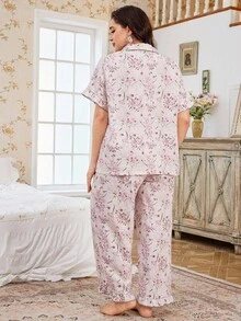 2 Peças Conjunto de Pijama Plus Size CottageSlumber - Top de Manga Curta e Calça com Estampa Floral - Rosa Bebê - Visão 2