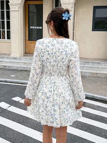 SHEIN Frenchy 女士度假风碎花V领灯笼袖褶饰迷你连衣裙 - 彩色 - 查看 2