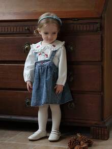 Vintaside Kids Bebé niña Bebé/Niña pequeña Blusa de manga larga con cuello bordado de otoño emparejada con falda de peto de mezclilla lavada a la moda, adecuada para salidas en clima suave de otoño, campamentos, vacaciones, reuniones familiares y uso casual diario