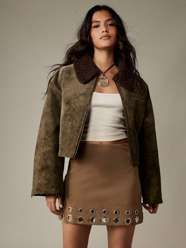 MISSGUIDED Saia Míni de Camurça com Detalhe de Borda de Ilhós Metálicos em Duas Fileiras, Peça de Roupa Casual Profissional Declaração de Moda de Outono e Inverno