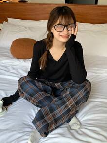 DAZY 少女秋季宽松舒适V领T恤和格子直筒裤休闲家居服，秋季 - 黑色 - 查看 8