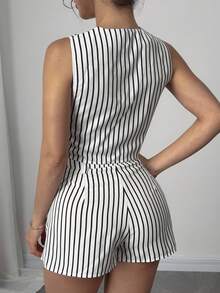 SHEIN PETITE 2件套小码女士夏季条纹休闲背心和短裤套装 - 黑與白 - 查看 2