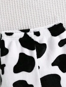 SHEIN 两件套男婴奶牛印花圆领卫衣和运动裤，加厚保暖内衬，柔软舒适，百搭家居服套装，适合秋冬季节穿着。奶牛印花婴儿服装，包括婴儿奶牛睡衣、婴儿抓绒睡衣、婴儿奶牛印花睡衣、新生儿奶牛套装、婴儿休闲套装、男婴秋季套装、奶牛印花婴儿套装。 - 黑與白 - 查看 7