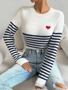 Chiquease Sweter w paski z haftowanym sercem i długim rękawem - Granatowy - Zobacz 3