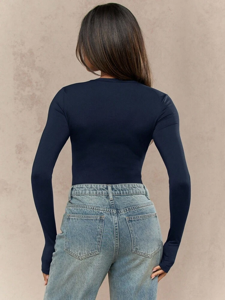 MISSGUIDED Long Sleeve Form Fitting Basic Bodysuit Classic Round Neck Seamless Design Essential Wardrobe Staple Autumn Winter Layering Piece Everyday Casual Wear
