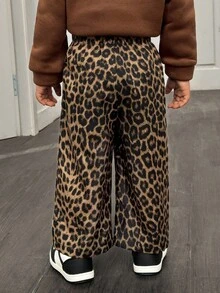 SHEIN Baby Girl Casual Chic Leopard Print Elastic Waist Pants Mom And Daughter Leopard Print Outfits Mommy And Daughter Matching Pants Mommy And Me Matching Outfits Mommy And Me Clothes Mommy And Me Leopard Print Pants - Khaki - View 3