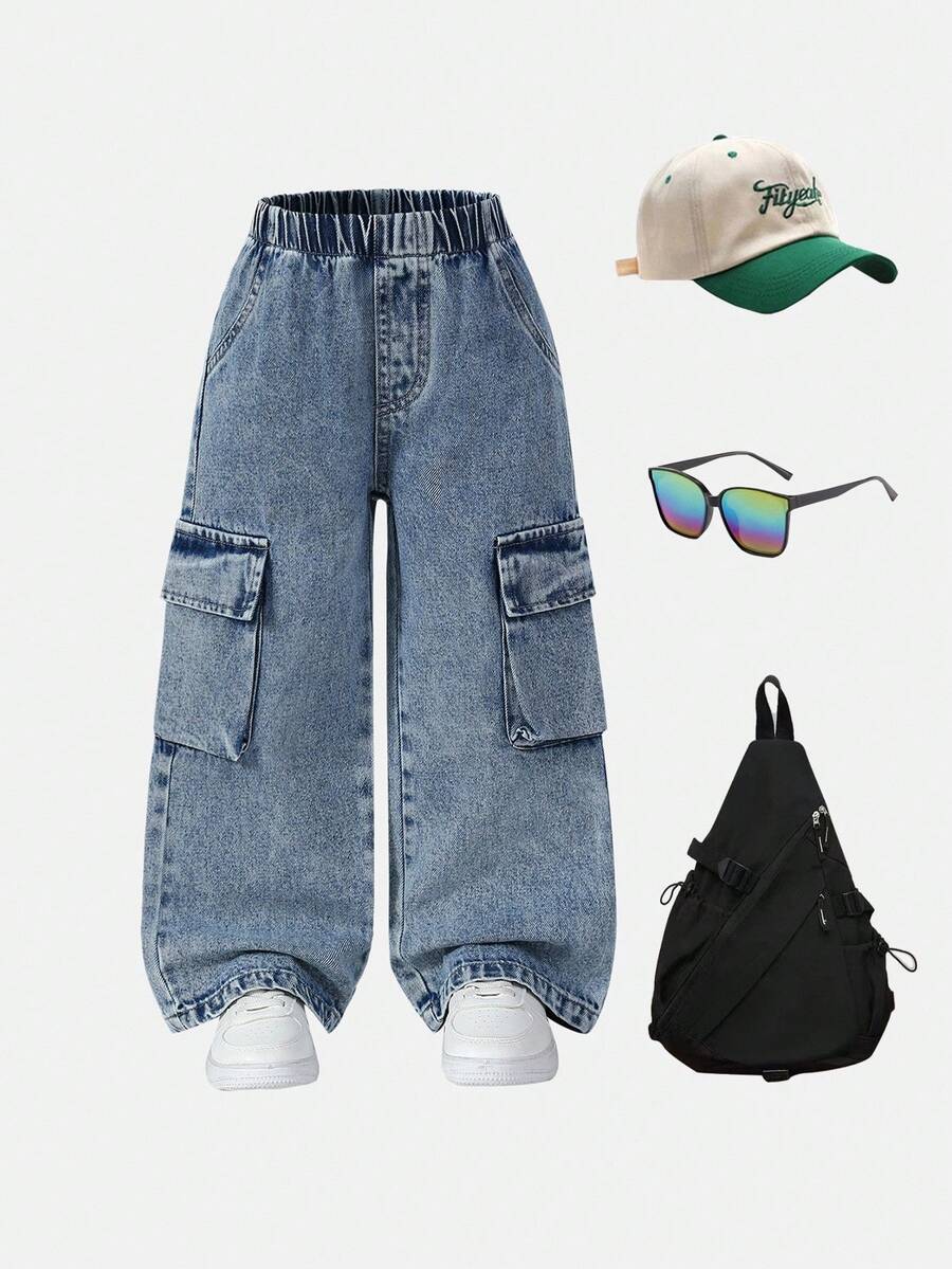 男童休闲工装风格复古水洗浅蓝色牛仔裤，宽松直筒版型，面料柔软舒适，百搭休闲风格，男童牛仔裤，新品上市