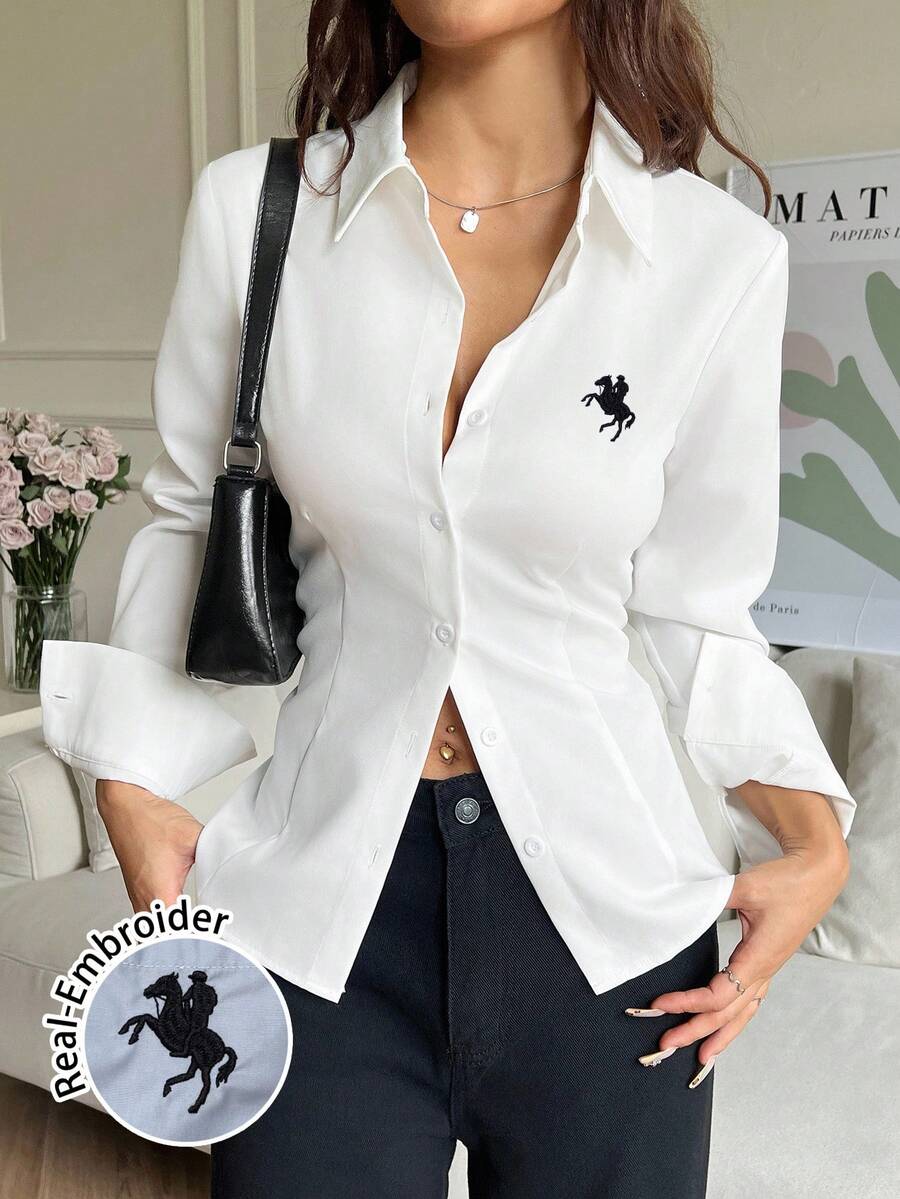 SHEIN EZwear 女士休闲前开襟系带修身长袖衬衫,适合秋冬季节穿着,小巧精致的刺绣Logo,尽显女性优雅气质。 - 彩色 - 查看 1