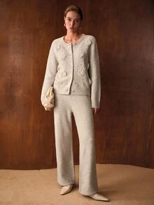 MOTF PREMIUM Conjunto de cárdigan y pantalones con detalles de flor en relieve con strass y perlas falsas - Albaricoque - Ver 8