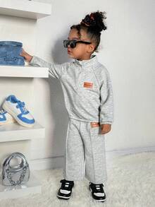 SHEIN Bộ áo nỉ cổ tròn in chữ màu xám và quần cạp chun cho bé gái, Thu/Đông - Xám - Xem 4