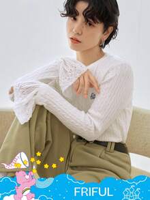 SHEIN X Care Bears FRIFUL 女式圆领喇叭袖撞色蕾丝紧身毛衣，正面有字母刺绣 - 白色 - 查看 7