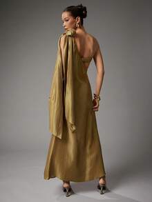 Hauture 女式单肩喇叭形性感超长金色连衣裙，搭配褶饰内搭上衣，两件套 - 卡其色 - 查看 3
