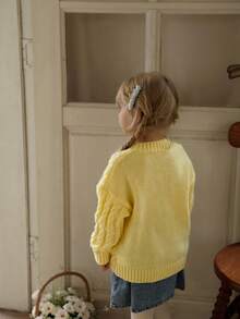 Young Girl Casual Twist Cable Pattern Drop Shoulder Long Sleeve Sweater, Autumn Fall Winter - Yellow - View 2