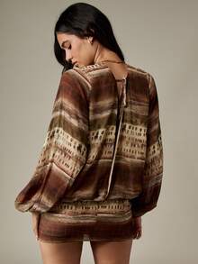 MISSGUIDED 优雅宽松袖裹身迷你连衣裙水彩抽象印花晚会短裙深 V 领垂坠收腰秋冬假日 - 彩色 - 查看 2