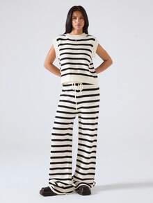 LYSMO 2025 Women Minimalism Black And White Striped Autumn Casual Everyday Contrast Knit Vest And Pants 2 Pieces Set Stockholm Style Business Outfits - Black and White - View 3