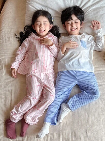 SHEIN 2 件套小男孩兄弟姐妹/亲子搭配条纹口袋长袖 T 恤和条纹裤针织柔软舒适睡衣套装