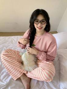 Dazy Plus 2 pièces Ensemble pyjama avec Top à manches longues ample imprimé cerises et pantalon rayé rose, vêtements de nuit pour femmes grande taille, tenues d'automne et d'hiver - Rose bonbon - Voir 8