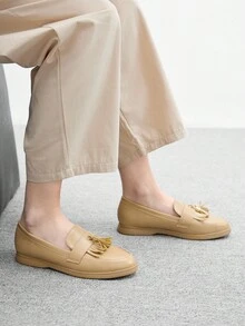 CUCCOO BIZCHIC 女士时尚杏色流苏经典舒适平底乐福鞋，适合通勤 - 杏色 - 查看 5