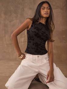 SHEIN BAE Top ajusté à col rond sans manches avec motif floral floqué pour femmes, idéal pour Halloween, la rentrée, le style décontracté chic, les sorties, les clubs, le style années 2000, le style bohème chic