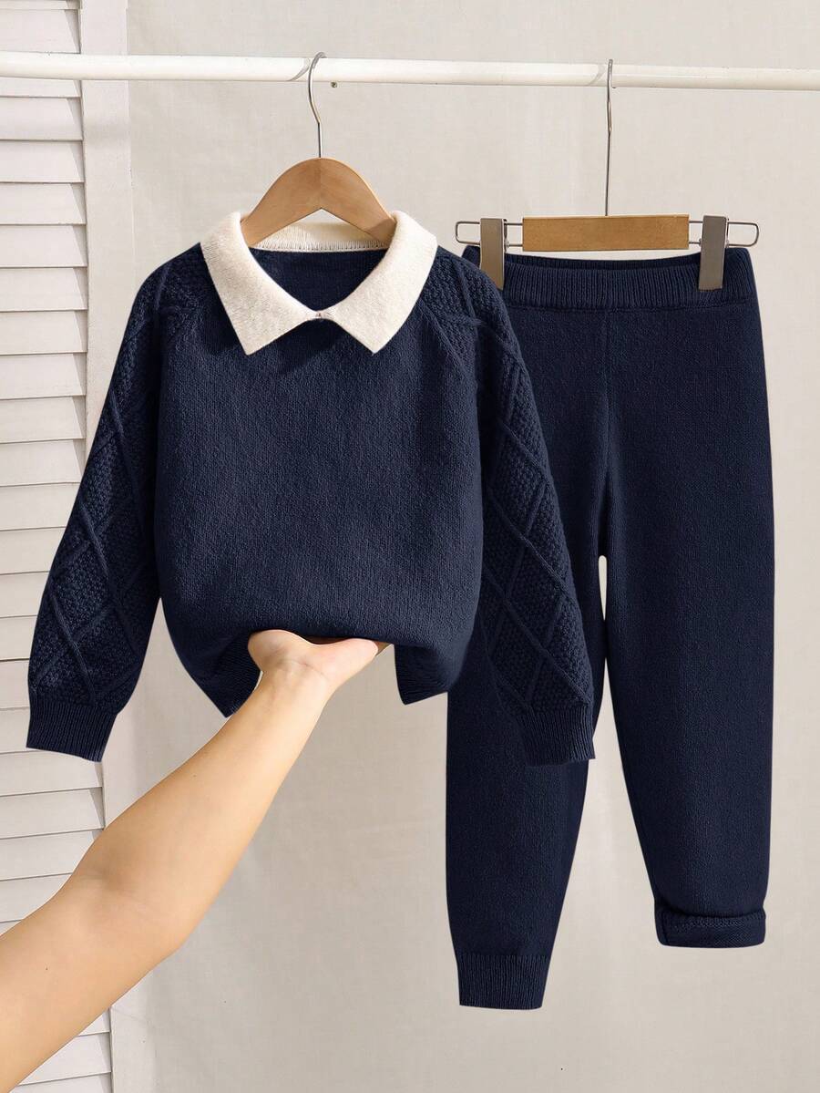 SHEIN 2 件套年轻男孩休闲学院风舒适时尚简约实用百搭柔软舒适宽松 Polo 衫套装适合生日派对、聚会、表演适合儿童服装年轻男孩衣服学校返校男孩套装日常适合上学适合旅行适合运动适合秋冬季 - 藏蓝色 - 查看 1