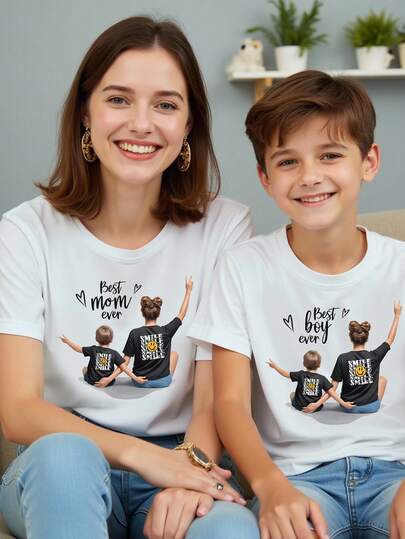 SHEIN Ung pojke Casual kortärmad T-shirt med vy bakifrån av människor, mamma och jag matchande kläder (2 stycken säljs separat)