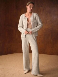 MOTF PREMIUM Conjunto de cárdigan y pantalones con detalles de flor en relieve con strass y perlas falsas - Albaricoque - Ver 5