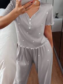 SHEIN 女士 V 领纽扣装饰心形印花针织睡衣套装 女士睡衣套装 2 件套睡衣套装 女士心形印花睡衣套装 纽扣睡衣套装 女士睡衣套装 - 灰色 - 查看 4