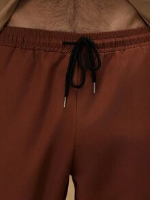 Manfinity Nomadique Conjunto de camisa y pantalones casuales para hombres con bloques de color y parches - Caqui - Ver 6