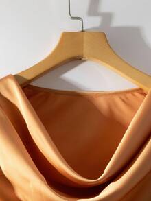 GlowEve 女式长袖褶皱吊领衬衫和 A 字裙两件套 - 彩色 - 查看 6