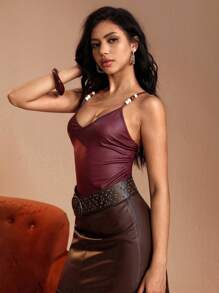 Áo ba lỗ cổ chữ V đính hạt thiết kế mới mùa thu của Glamine, ngày nghỉ giản dị gợi cảm - Màu Đỏ Sâu - Xem 7