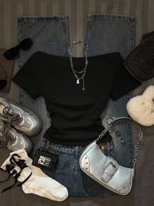 SHEIN EZwear 女式休闲极简主义 GRUNGE 美式风景标语印花褶皱腰露肩紧身短袖 T 恤，适合夏季，Y2K 不对称肩部修身造型 - 黑色 - 查看 2