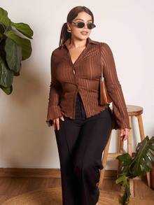 Lupita Cardoza Braunes Tee mit Knopfleiste, langarm mit Rüschenärmel-Details und Wellensaum, Damen Hemden